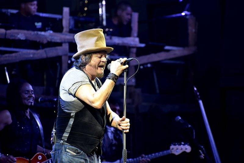 Zucchero po pěti letech v Praze: Italská persona vypustila černou kočku