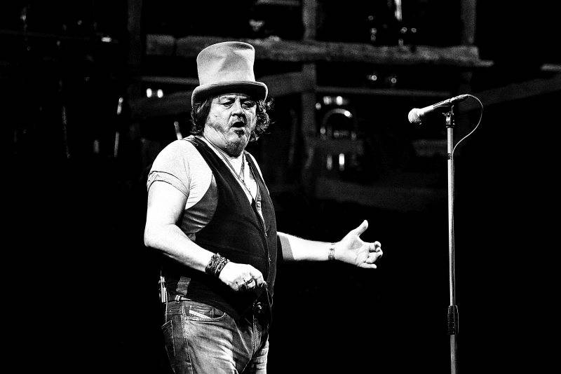 Zucchero po pěti letech v Praze: Italská persona vypustila černou kočku