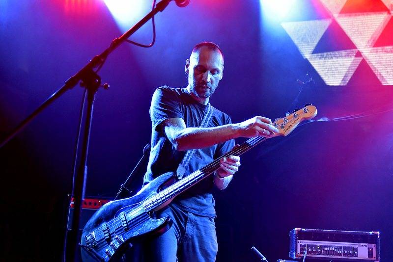 New Model Army v Praze přivolávali zimu