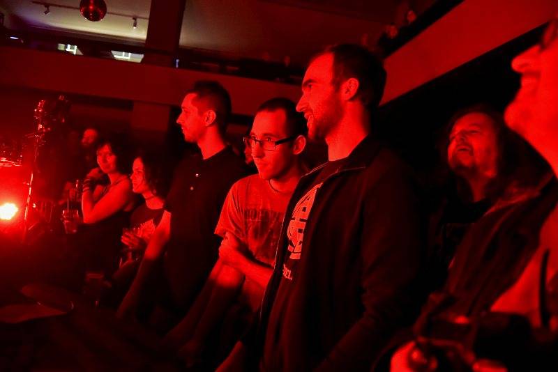 New Model Army v Praze přivolávali zimu