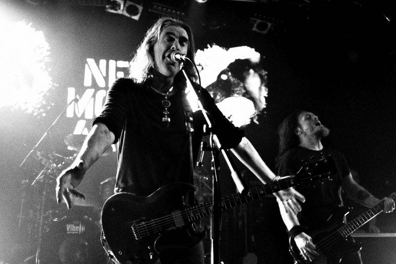 New Model Army v Praze přivolávali zimu