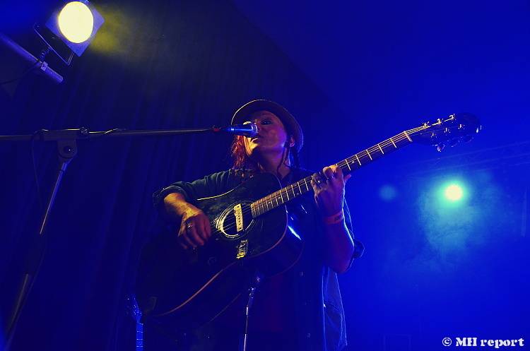 Gaia Mesiah strhla i fanoušky v Plzni. Energie se valila klubem