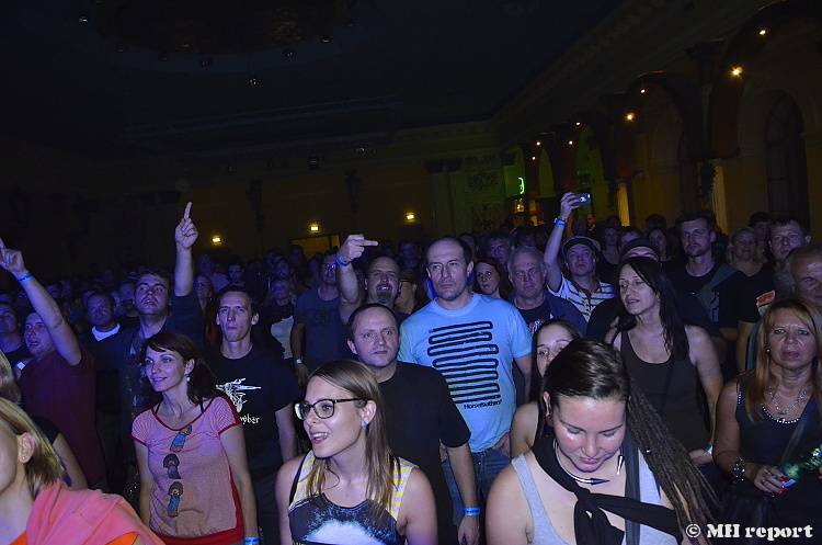 Gaia Mesiah strhla i fanoušky v Plzni. Energie se valila klubem