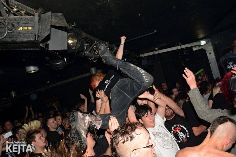 Pogotour v Rock Café: Divoký mejdan skupin SPS, E!E a Zputnik