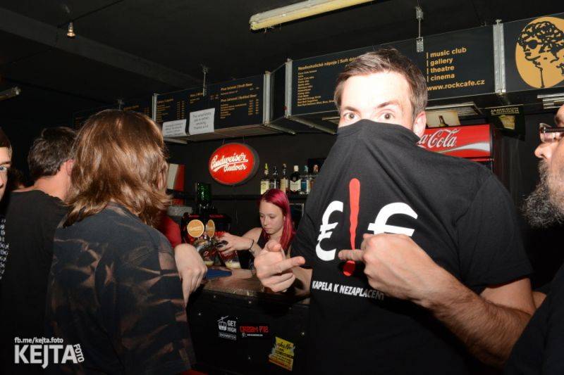 Pogotour v Rock Café: Divoký mejdan skupin SPS, E!E a Zputnik