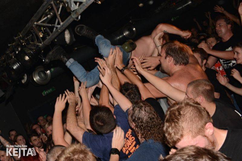 Pogotour v Rock Café: Divoký mejdan skupin SPS, E!E a Zputnik