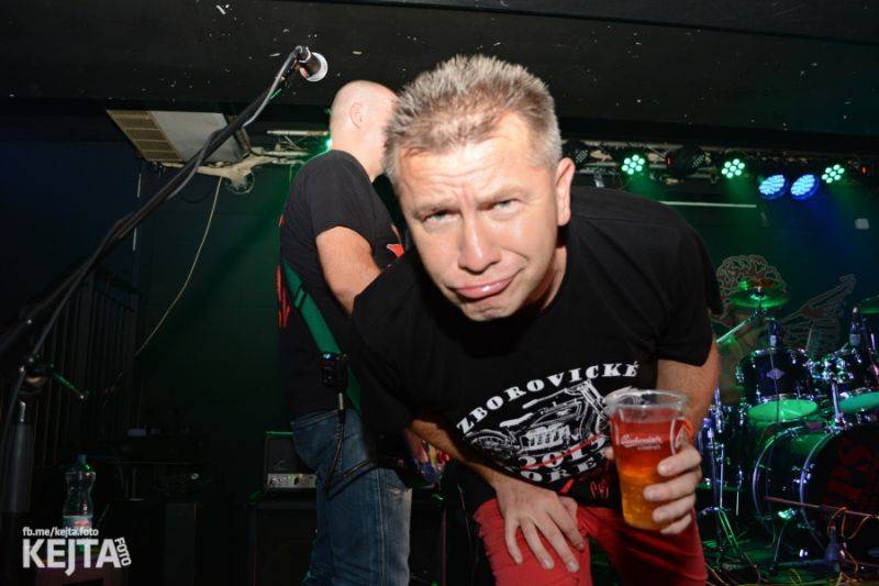 Pogotour v Rock Café: Divoký mejdan skupin SPS, E!E a Zputnik