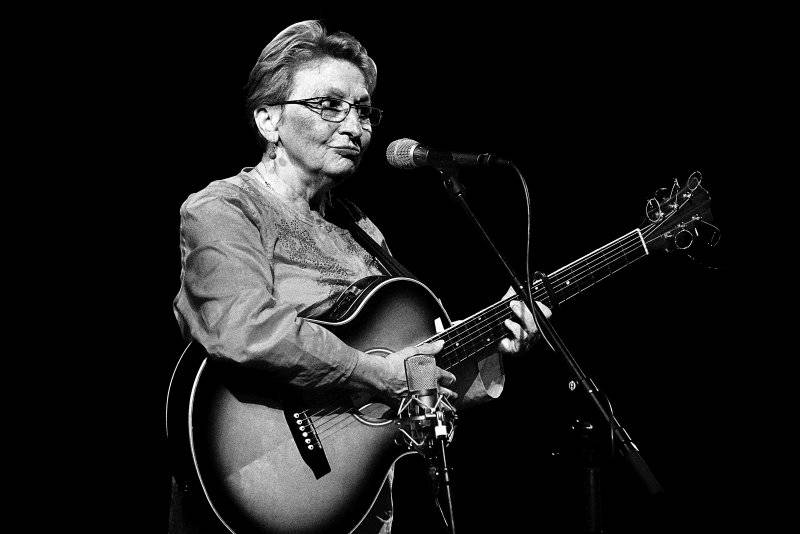 Do Prahy se sjely Kytarové rebelky: Jana Šteflíčková, Dagmar Voňková a Jennifer Batten