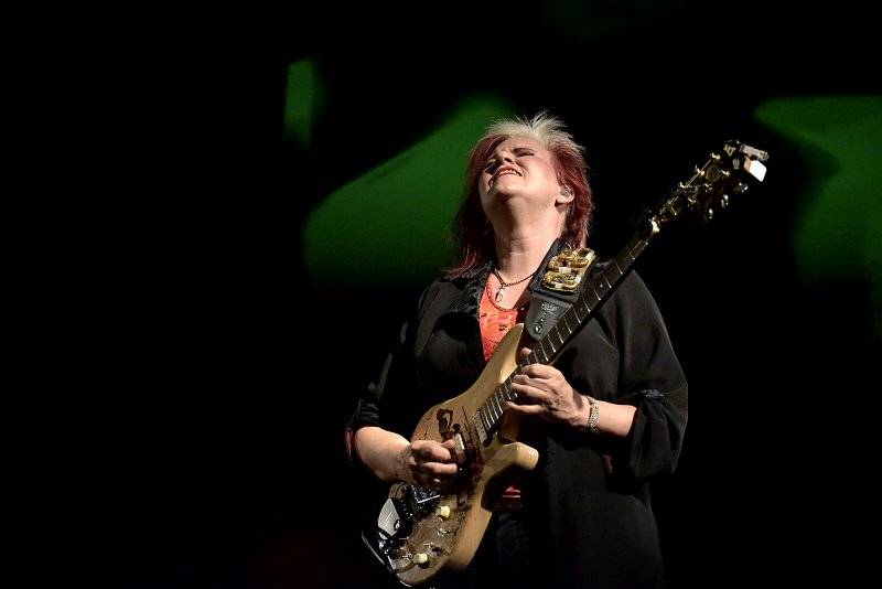 Do Prahy se sjely Kytarové rebelky: Jana Šteflíčková, Dagmar Voňková a Jennifer Batten