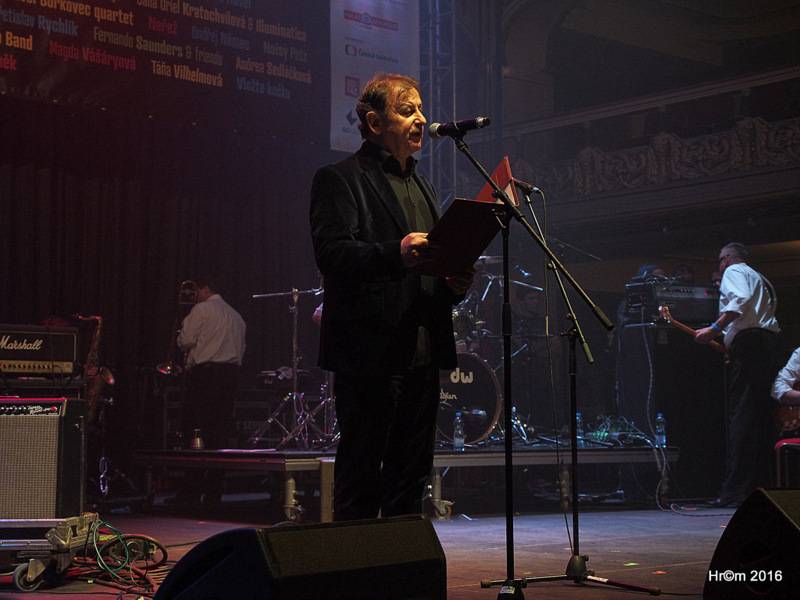 V Lucerně blahopřálo Václavu Havlovi osmdesát gratulantů