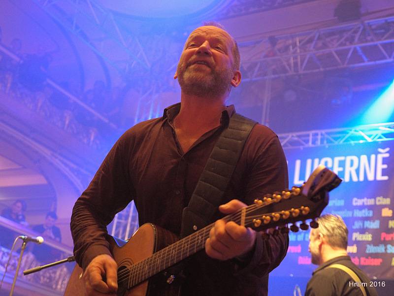 V Lucerně blahopřálo Václavu Havlovi osmdesát gratulantů