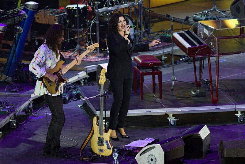 Český mejdan v O2 areně: Pro 20 tisíc lidí zpívali Jelen, No Name, Miro Žbirka i Karel Gott