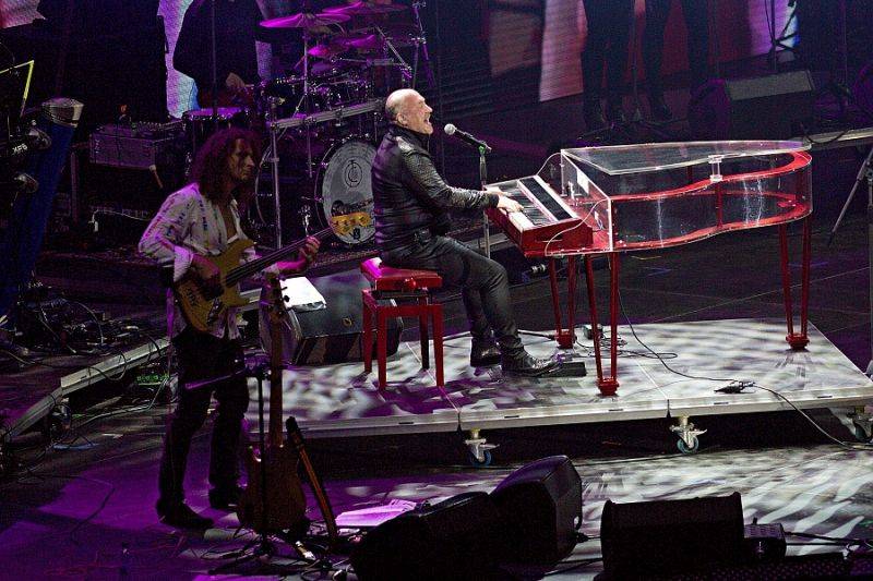 Český mejdan v O2 areně: Pro 20 tisíc lidí zpívali Jelen, No Name, Miro Žbirka i Karel Gott