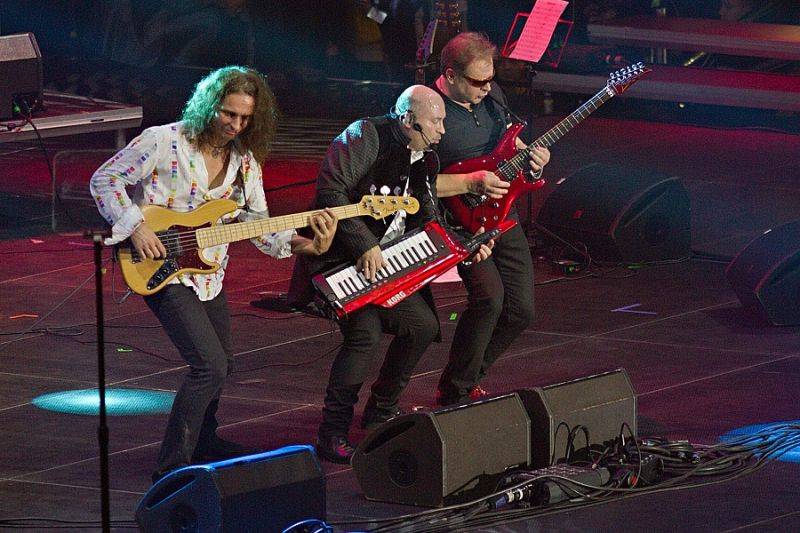 Český mejdan v O2 areně: Pro 20 tisíc lidí zpívali Jelen, No Name, Miro Žbirka i Karel Gott