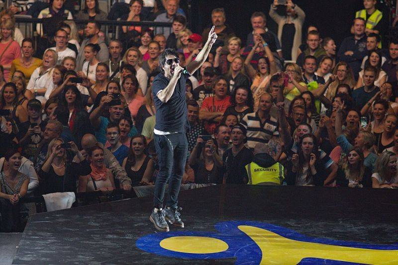 Český mejdan v O2 areně: Pro 20 tisíc lidí zpívali Jelen, No Name, Miro Žbirka i Karel Gott