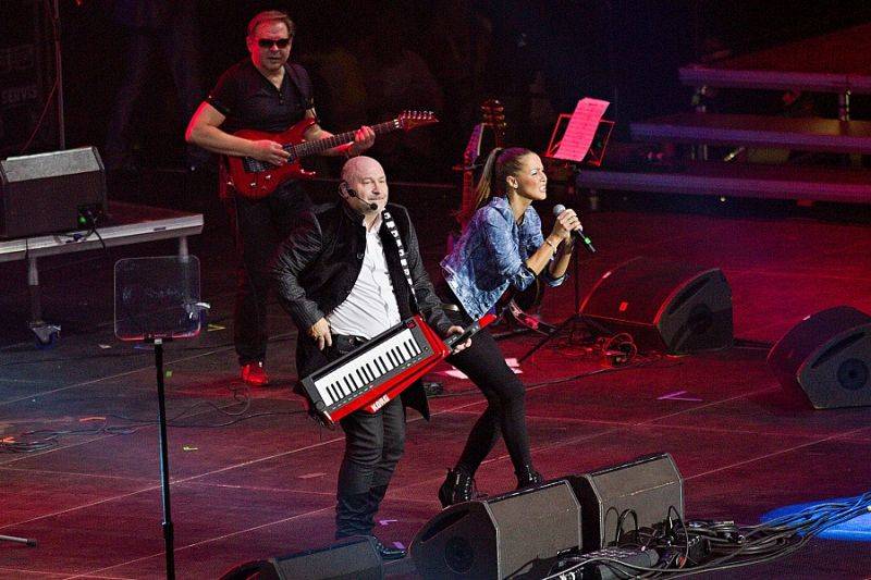 Český mejdan v O2 areně: Pro 20 tisíc lidí zpívali Jelen, No Name, Miro Žbirka i Karel Gott