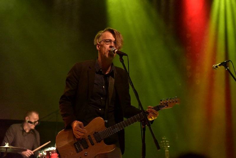 Osm desítek gratulantů obsadilo Lucernu. Václav Havel by slavil 80 let