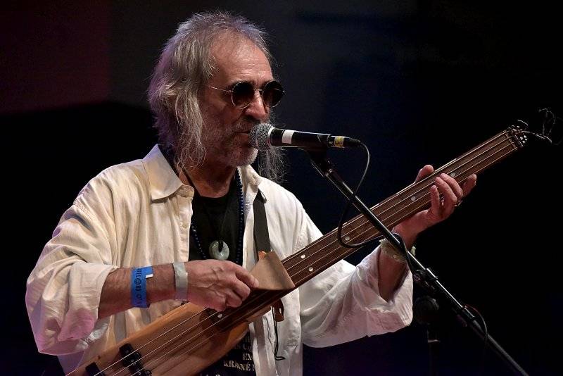 Osm desítek gratulantů obsadilo Lucernu. Václav Havel by slavil 80 let