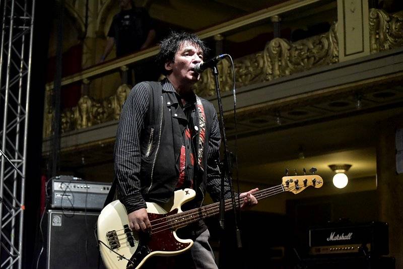 Osm desítek gratulantů obsadilo Lucernu. Václav Havel by slavil 80 let