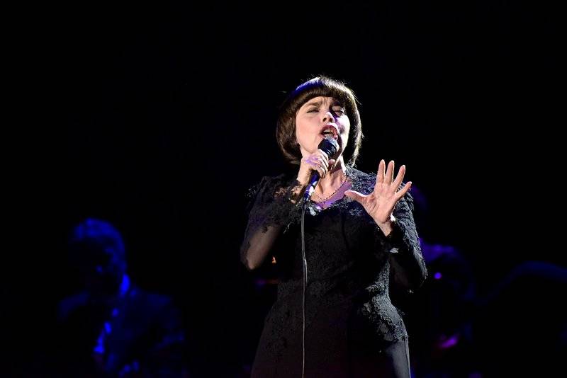 Francouzská legenda Mireille Mathieu připomněla v Praze sílu svých šansonů