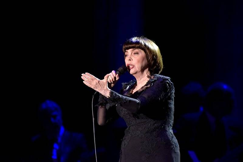 Francouzská legenda Mireille Mathieu připomněla v Praze sílu svých šansonů
