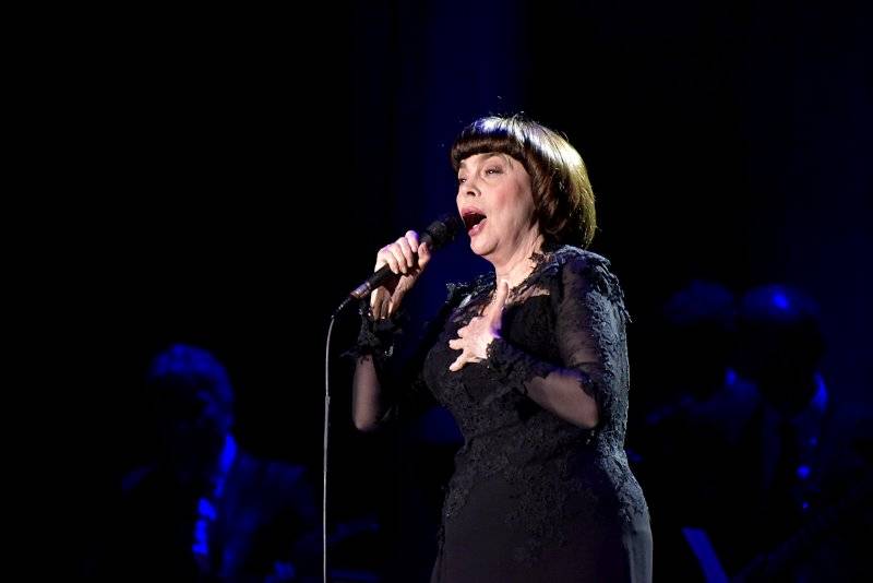Francouzská legenda Mireille Mathieu připomněla v Praze sílu svých šansonů
