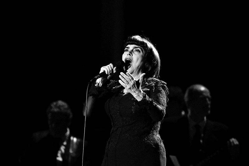 Francouzská legenda Mireille Mathieu připomněla v Praze sílu svých šansonů