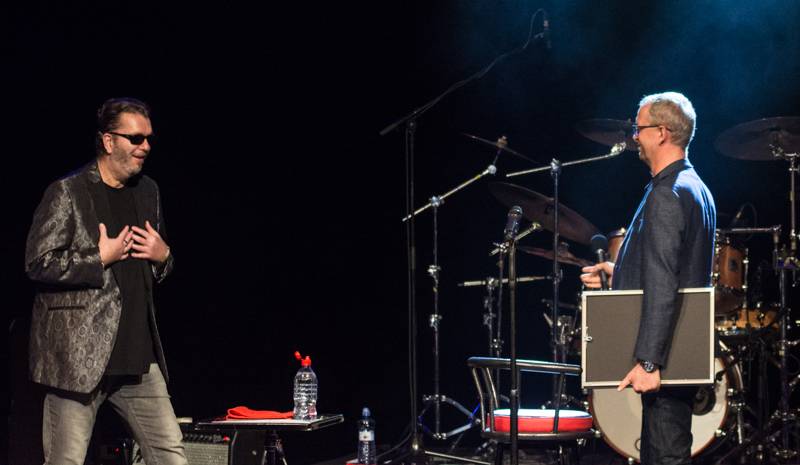 Richard Müller rozzářil pražskou Hybernii, přizval si Dana Bártu a Michala Pavlíčka