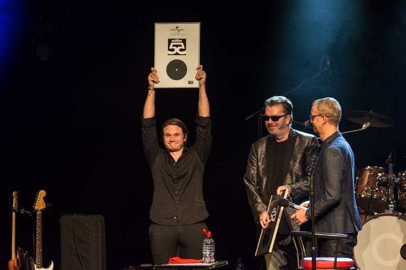 Richard Müller rozzářil pražskou Hybernii, přizval si Dana Bártu a Michala Pavlíčka