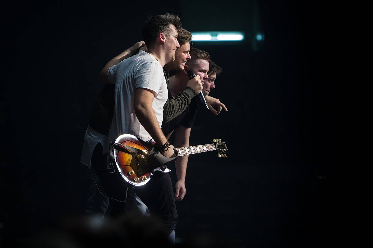 Elán v Praze varoval: Živých nás nedostanú!