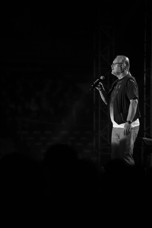 Elán v Praze varoval: Živých nás nedostanú!