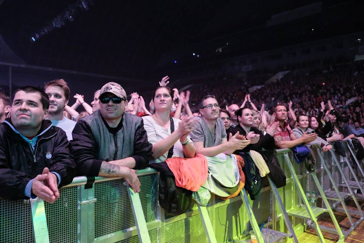 Elán v Praze varoval: Živých nás nedostanú!