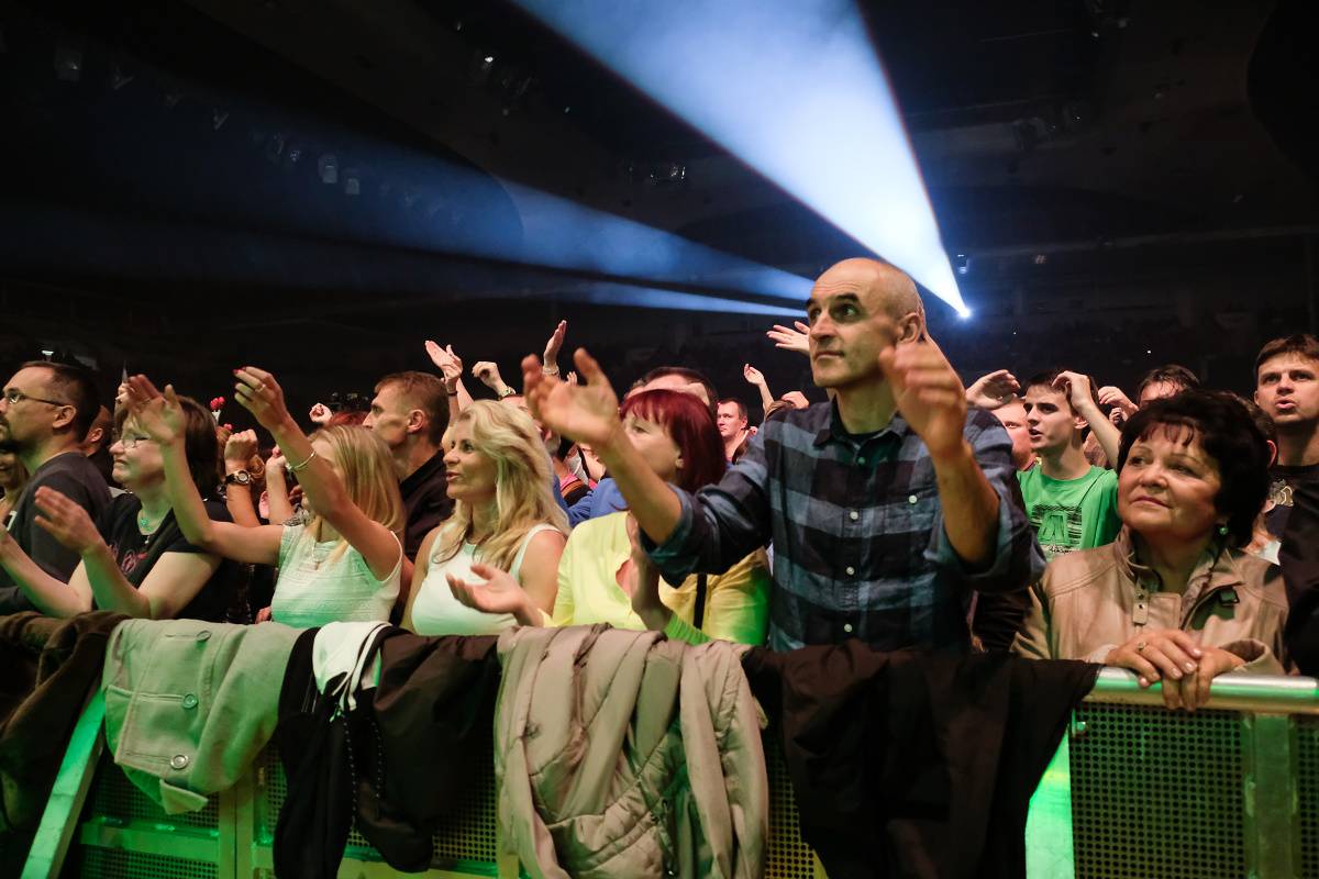 Elán v Praze varoval: Živých nás nedostanú!