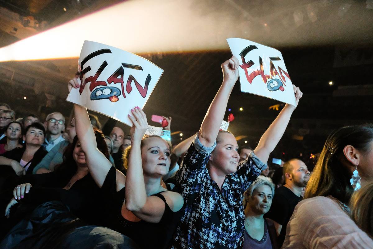 Elán v Praze varoval: Živých nás nedostanú!