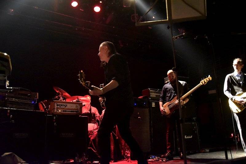 Swans zahráli v Praze naposledy, v Divadle Archa bylo plno