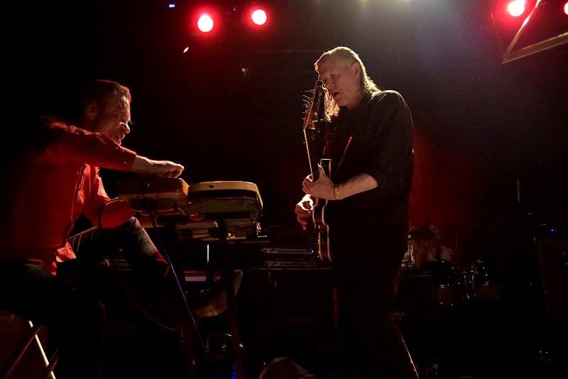 Swans zahráli v Praze naposledy, v Divadle Archa bylo plno