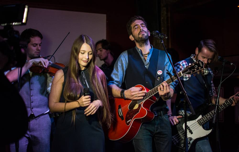 Jelen pokřtil za účasti Davida Stypky Vlčí srdce, turné zahájí na konci října