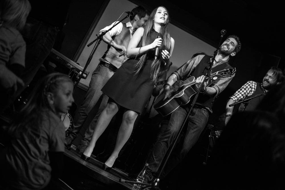 Jelen pokřtil za účasti Davida Stypky Vlčí srdce, turné zahájí na konci října