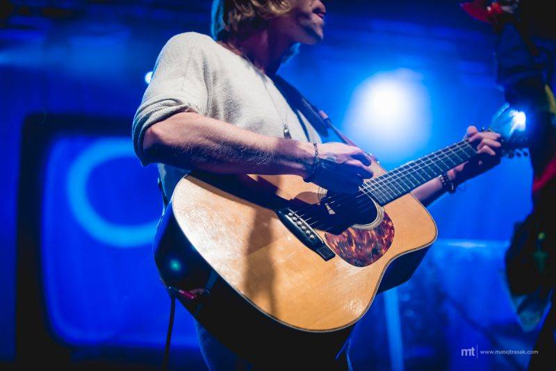 Tomáš Klus ve Foru Karlín: Turné Recyklus zavítalo do Prahy