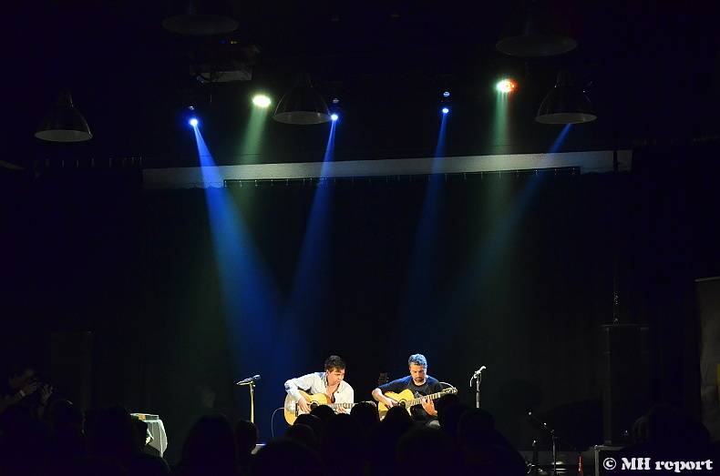 Master Guitar: Jak zní metalové a rockové hity zahrané na akustické kytary?