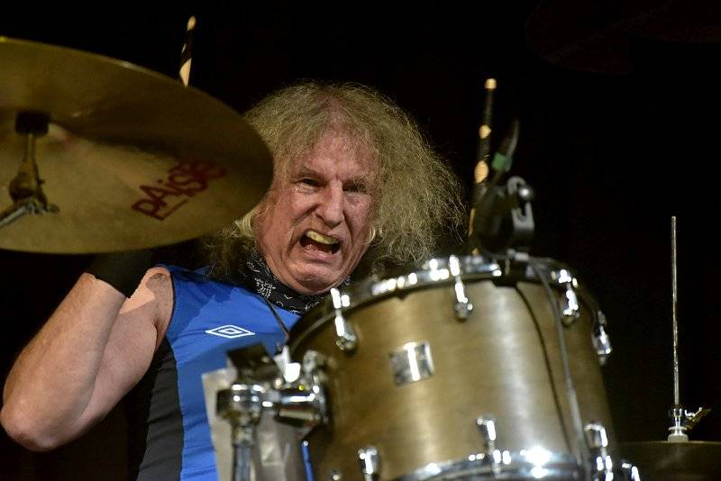 Slade přivezli své glamrockové hity do pražské Lucerny