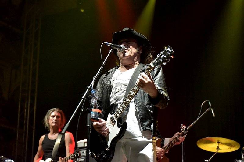 Slade přivezli své glamrockové hity do pražské Lucerny