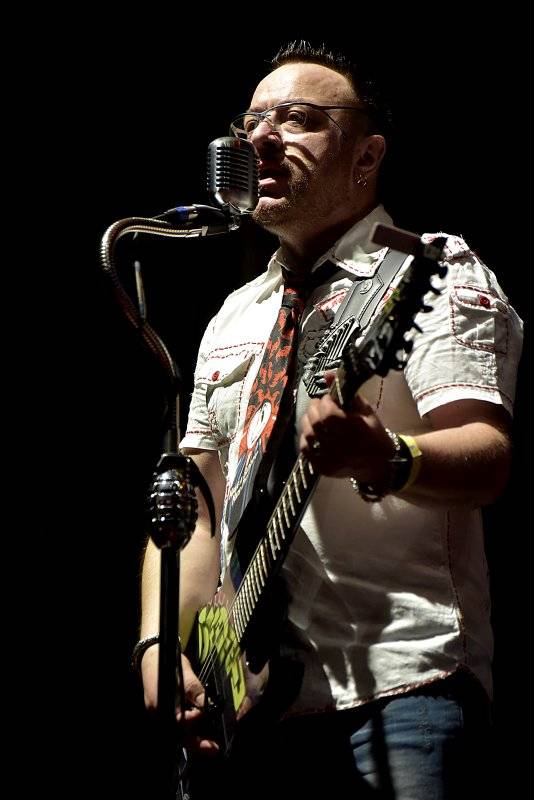 Slade přivezli své glamrockové hity do pražské Lucerny