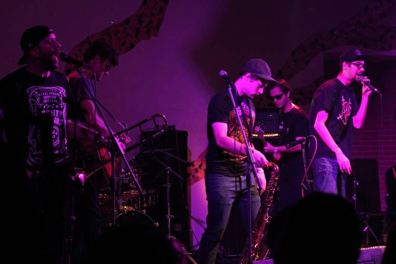 Plzeňská klubová noc přivítala Fast Food Orchestra nebo Emmu Smetana