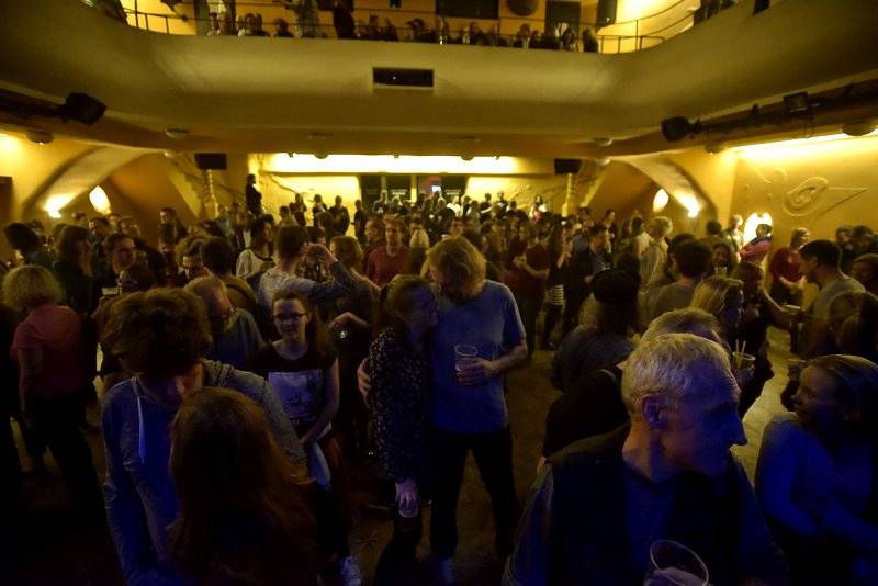 Všestranně talentovaná Sophie Hunger se po roce vrátila do Prahy