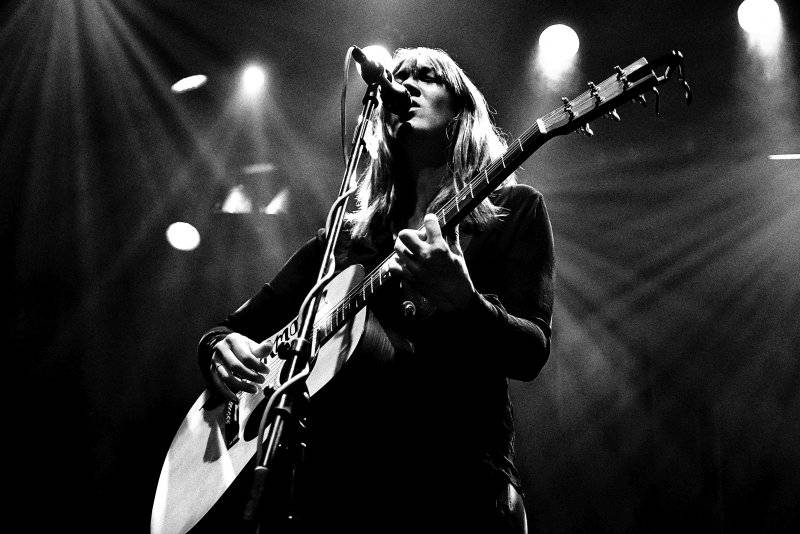 Všestranně talentovaná Sophie Hunger se po roce vrátila do Prahy