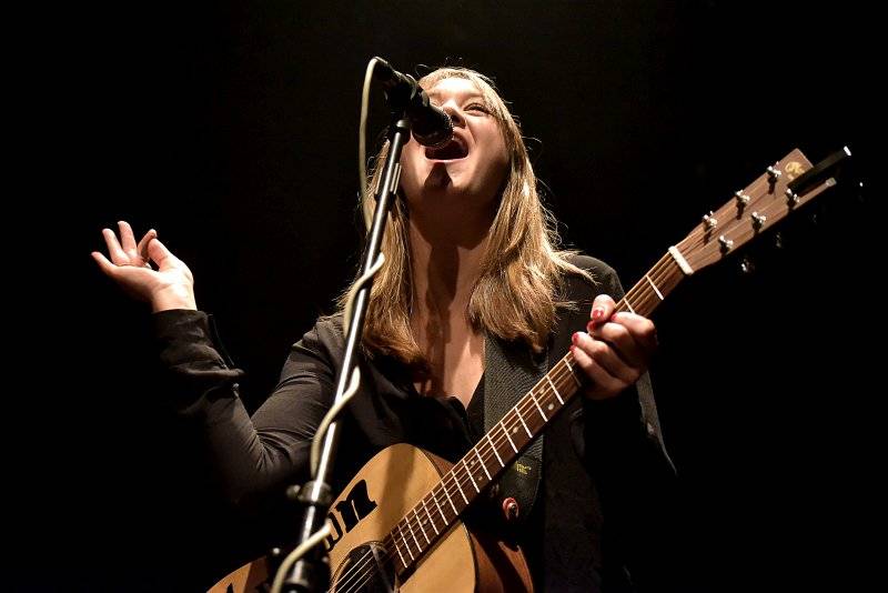 Všestranně talentovaná Sophie Hunger se po roce vrátila do Prahy