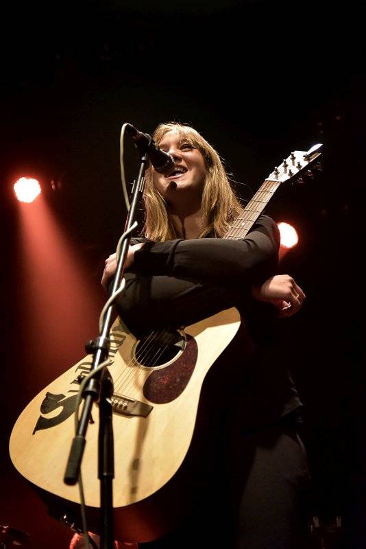 Všestranně talentovaná Sophie Hunger se po roce vrátila do Prahy