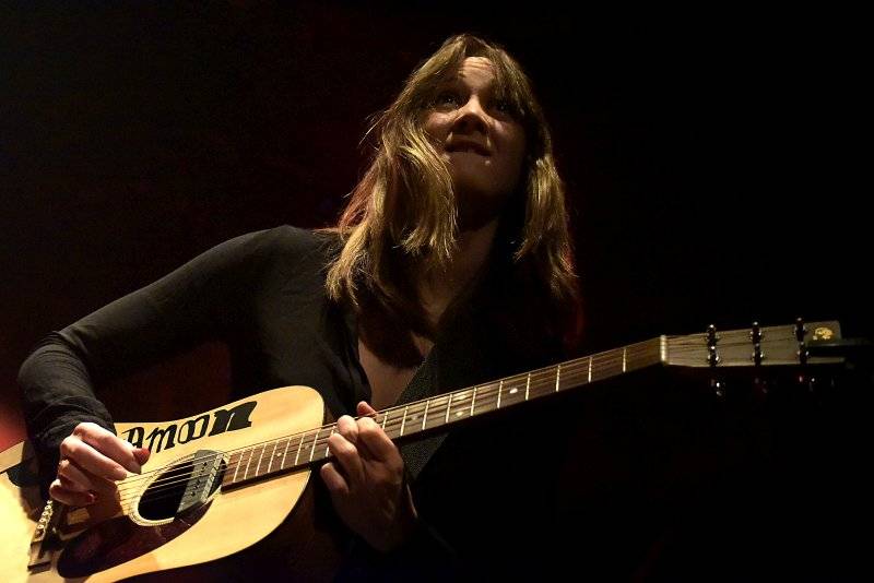 Všestranně talentovaná Sophie Hunger se po roce vrátila do Prahy