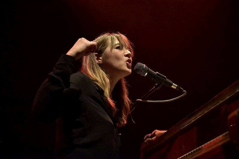 Všestranně talentovaná Sophie Hunger se po roce vrátila do Prahy